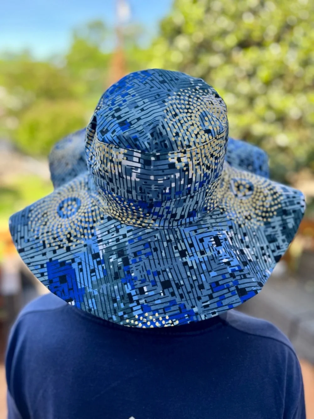 Women’s Wide Brim Sun Hat Floppy Beach Hat in Bright Summer Blues - Picture 2 of 5